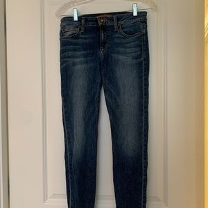 Light wash skinny jeans